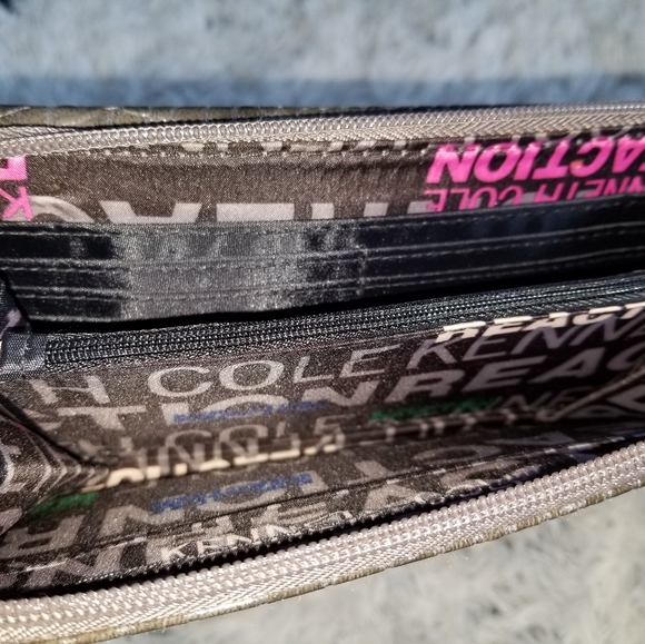 Kenneth Cole reaction - Picture 3 of 4